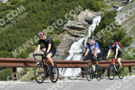 Photo #2173022 | 21-06-2022 09:48 | Passo Dello Stelvio - Waterfall curve BICYCLES
