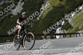 Photo #2744294 | 25-08-2022 15:09 | Passo Dello Stelvio - Waterfall curve BICYCLES