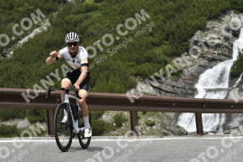 Photo #3255192 | 27-06-2023 12:15 | Passo Dello Stelvio - Waterfall curve BICYCLES