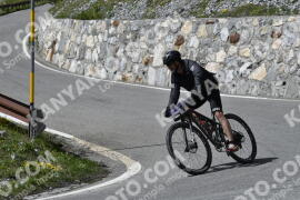 Fotó #2106211 | 06-06-2022 15:51 | Passo Dello Stelvio - Vízesés kanyar Bicajosok