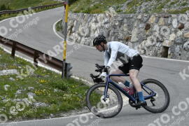 Photo #3268104 | 28-06-2023 14:27 | Passo Dello Stelvio - Waterfall curve BICYCLES