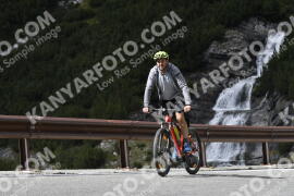 Fotó #2854829 | 11-09-2022 13:50 | Passo Dello Stelvio - Vízesés kanyar Bicajosok