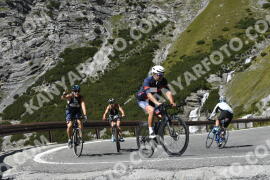 Photo #2743008 | 25-08-2022 13:01 | Passo Dello Stelvio - Waterfall curve BICYCLES