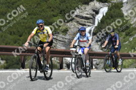 Fotó #3517875 | 17-07-2023 11:33 | Passo Dello Stelvio - Vízesés kanyar Bicajosok
