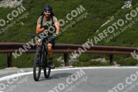 Fotó #4253434 | 12-09-2023 10:49 | Passo Dello Stelvio - Vízesés kanyar Bicajosok