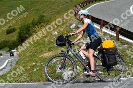 Fotó #4021504 | 22-08-2023 12:10 | Passo Dello Stelvio - Vízesés kanyar Bicajosok