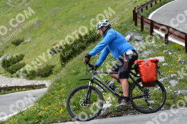Fotó #2131181 | 16-06-2022 15:59 | Passo Dello Stelvio - Vízesés kanyar Bicajosok