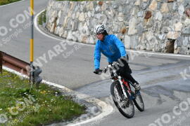 Fotó #2242162 | 06-07-2022 15:50 | Passo Dello Stelvio - Vízesés kanyar Bicajosok