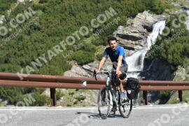 Photo #2168422 | 20-06-2022 10:02 | Passo Dello Stelvio - Waterfall curve BICYCLES