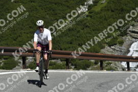 Fotó #3540963 | 20-07-2023 10:31 | Passo Dello Stelvio - Vízesés kanyar Bicajosok