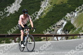 Photo #2370166 | 22-07-2022 12:15 | Passo Dello Stelvio - Waterfall curve BICYCLES
