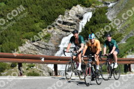 Photo #2175698 | 23-06-2022 10:09 | Passo Dello Stelvio - Waterfall curve BICYCLES