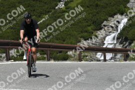 Fotó #3542141 | 20-07-2023 12:07 | Passo Dello Stelvio - Vízesés kanyar Bicajosok