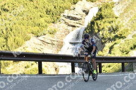 Photo #3235354 | 25-06-2023 09:05 | Passo Dello Stelvio - Waterfall curve BICYCLES