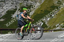 Fotó #4201175 | 08-09-2023 11:43 | Passo Dello Stelvio - Vízesés kanyar Bicajosok