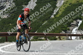 Photo #2379449 | 24-07-2022 13:42 | Passo Dello Stelvio - Waterfall curve BICYCLES