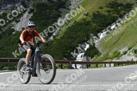 Photo #2309643 | 15-07-2022 15:10 | Passo Dello Stelvio - Waterfall curve BICYCLES