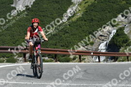 Photo #2368562 | 22-07-2022 10:05 | Passo Dello Stelvio - Waterfall curve BICYCLES