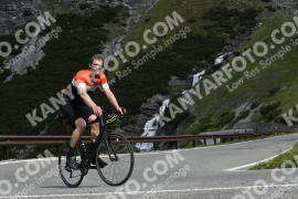Photo #2130884 | 16-06-2022 10:10 | Passo Dello Stelvio - Waterfall BICYCLE riders