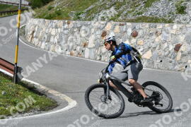 Photo #2385385 | 24-07-2022 16:18 | Passo Dello Stelvio - Waterfall curve BICYCLES