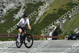 Photo #2168182 | 20-06-2022 09:30 | Passo Dello Stelvio - Waterfall BICYCLE riders