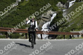 Fotó #3602952 | 28-07-2023 09:48 | Passo Dello Stelvio - Vízesés kanyar Bicajosok