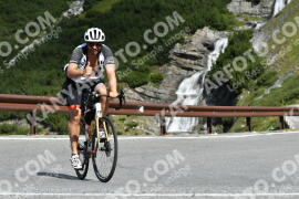 Photo #2412270 | 26-07-2022 10:17 | Passo Dello Stelvio - Waterfall curve BICYCLES