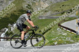 Photo #2137574 | 17-06-2022 12:06 | Passo Dello Stelvio - Waterfall curve BICYCLES