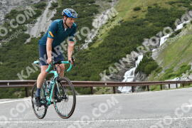 Photo #2131477 | 16-06-2022 11:21 | Passo Dello Stelvio - Waterfall curve BICYCLES