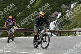Fotó #3698496 | 02-08-2023 10:19 | Passo Dello Stelvio - Vízesés kanyar Bicajosok