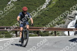 Fotó #3477487 | 15-07-2023 10:06 | Passo Dello Stelvio - Vízesés kanyar Bicajosok