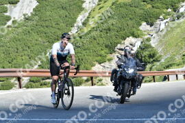 Photo #2308636 | 15-07-2022 09:25 | Passo Dello Stelvio - Waterfall curve BICYCLES