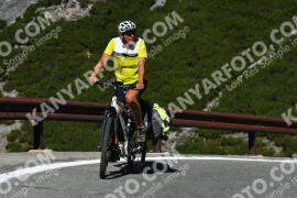 Fotó #4156306 | 04-09-2023 10:46 | Passo Dello Stelvio - Vízesés kanyar Bicajosok