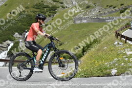 Fotó #3620997 | 29-07-2023 11:33 | Passo Dello Stelvio - Vízesés kanyar Bicajosok
