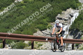 Photo #2382624 | 24-07-2022 11:12 | Passo Dello Stelvio - Waterfall curve BICYCLES
