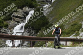 Fotó #3719743 | 03-08-2023 12:47 | Passo Dello Stelvio - Vízesés kanyar Bicajosok