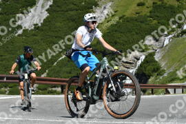 Photo #2336223 | 17-07-2022 10:46 | Passo Dello Stelvio - Waterfall curve BICYCLES