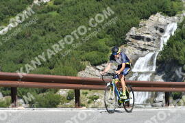 Photo #2381817 | 24-07-2022 10:42 | Passo Dello Stelvio - Waterfall curve BICYCLES