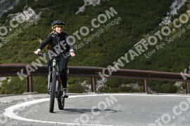 Fotó #2843385 | 10-09-2022 12:13 | Passo Dello Stelvio - Vízesés kanyar Bicajosok