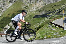 Photo #2168185 | 20-06-2022 09:30 | Passo Dello Stelvio - Waterfall BICYCLE riders