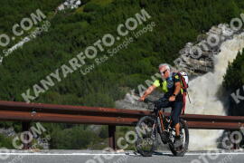 Photo #3911562 | 16-08-2023 10:07 | Passo Dello Stelvio - Waterfall curve BICYCLES