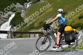 Fotó #4021508 | 22-08-2023 12:10 | Passo Dello Stelvio - Vízesés kanyar Bicajosok
