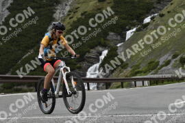 Foto #2092365 | 05-06-2022 13:35 | Passo Dello Stelvio - Waterfall Kehre BICYCLES