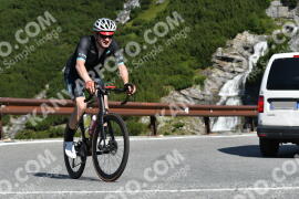 Photo #2412143 | 26-07-2022 09:52 | Passo Dello Stelvio - Waterfall curve BICYCLES