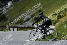 Fotó #2691344 | 20-08-2022 15:45 | Passo Dello Stelvio - Vízesés kanyar Bicajosok