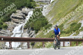 Fotó #2594169 | 11-08-2022 12:52 | Passo Dello Stelvio - Vízesés kanyar Bicajosok