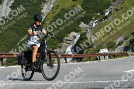 Fotó #2512664 | 05-08-2022 09:44 | Passo Dello Stelvio - Vízesés kanyar Bicajosok