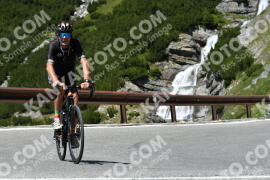 Fotó #2289711 | 12-07-2022 13:11 | Passo Dello Stelvio - Vízesés kanyar Bicajosok