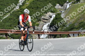 Photo #2412235 | 26-07-2022 10:10 | Passo Dello Stelvio - Waterfall curve BICYCLES