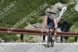 Fotó #2494058 | 03-08-2022 10:43 | Passo Dello Stelvio - Vízesés kanyar Bicajosok